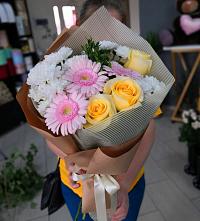 Букет цветов из:  Герберы, Розы и Хризантемы в Красногорском Челябинской области