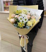 Букет цветов из:  Альстромерии, Розы и Хризантемы в Красногорском Челябинской области