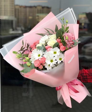 Букет цветов из: Розы, Лизиантусы и Хризантемы в Красногорском Челябинской области